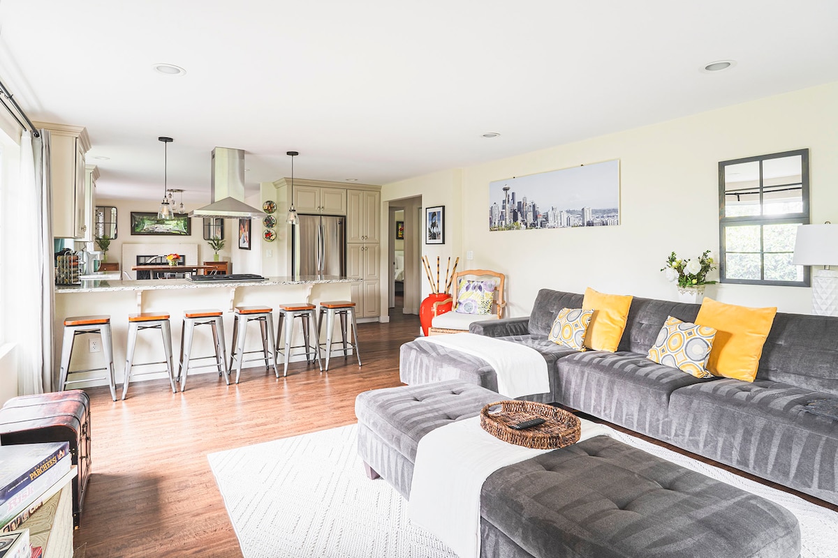 Issaquah Cottage with Chef's Kitchen - Image 5