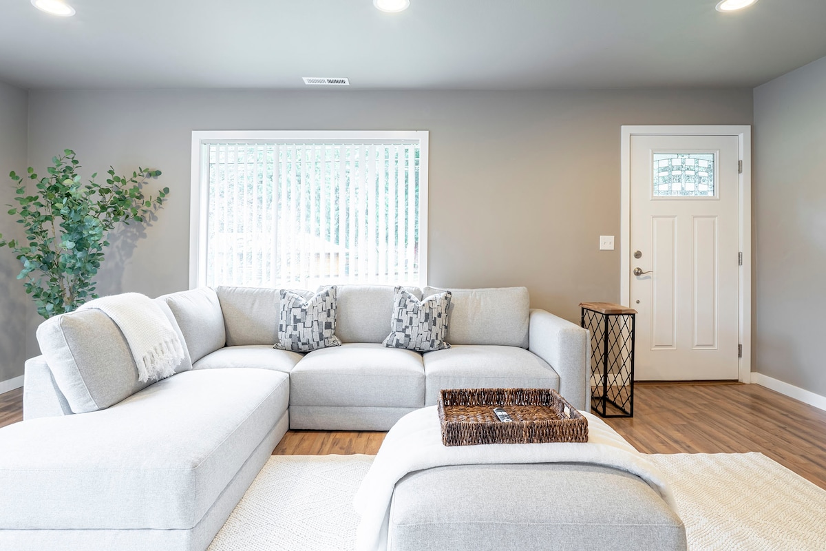 Historic Education Hill Bungalow - Image 5