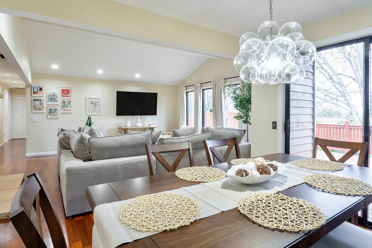 Private Redmond Oasis - Image 2