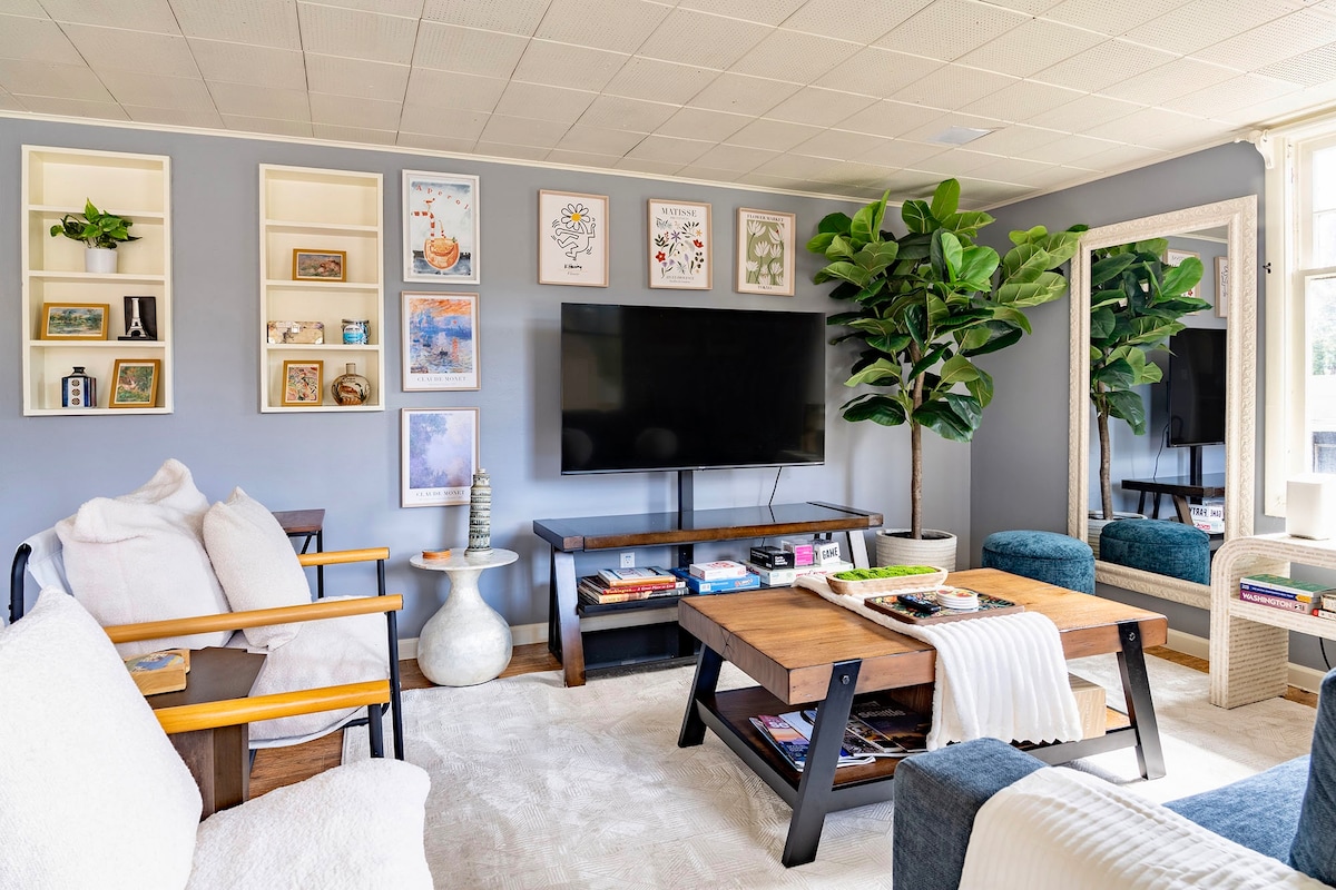 Historic 1920s Cottage Downtown Redmond