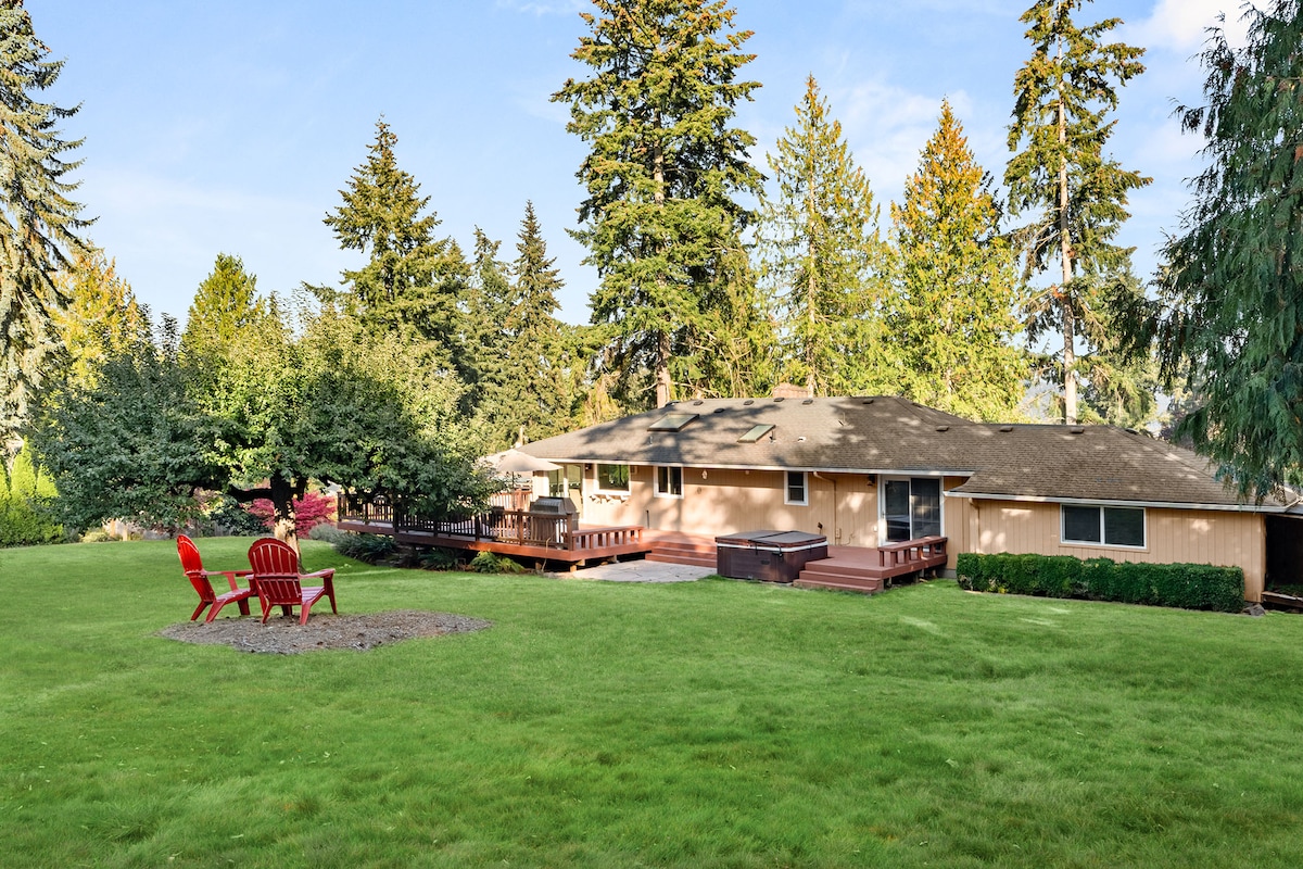 Lake Sammamish Home with Chef's Kitchen - Image 3