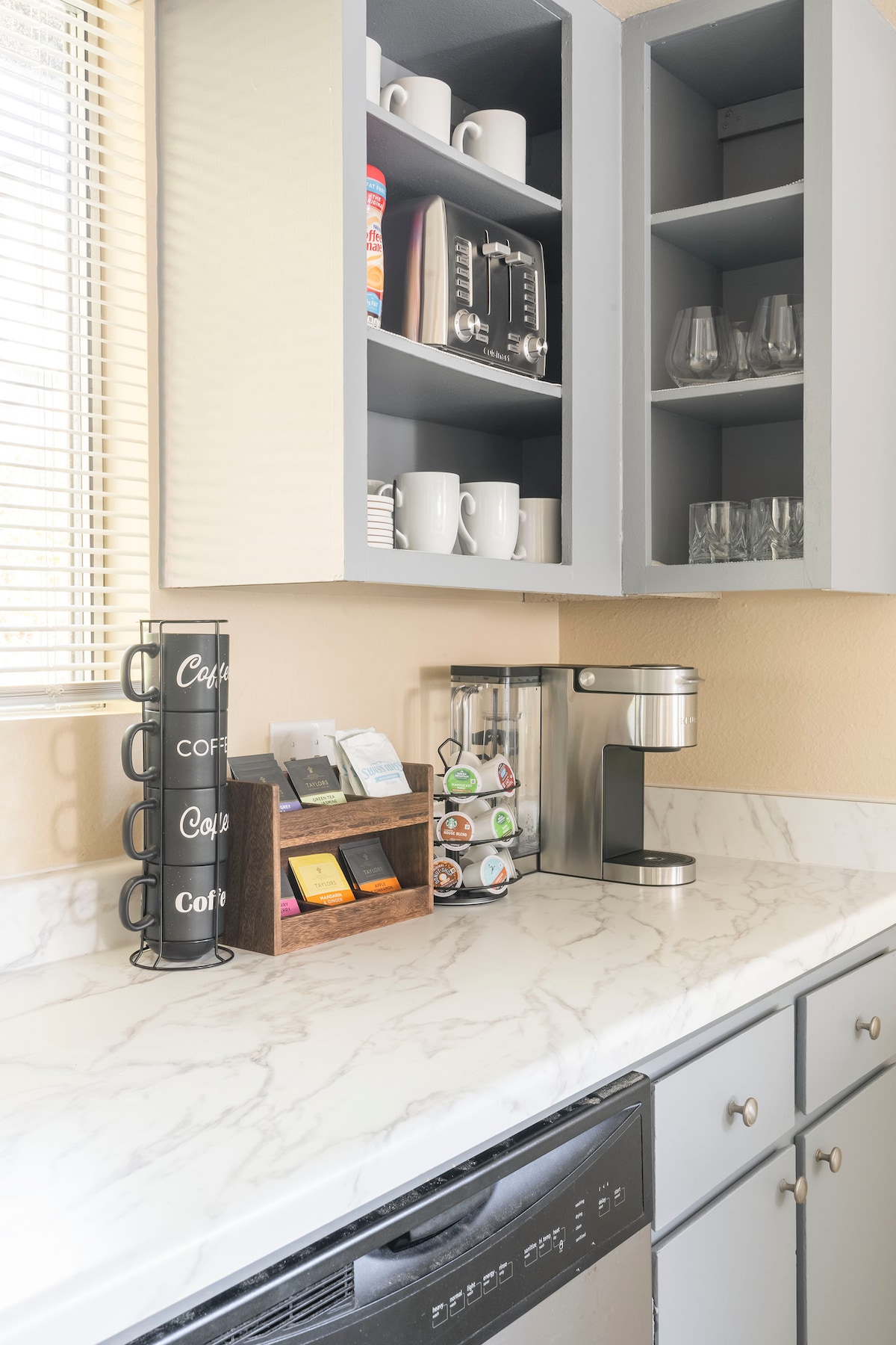 Walkable Downtown Redmond Condo - Image 4