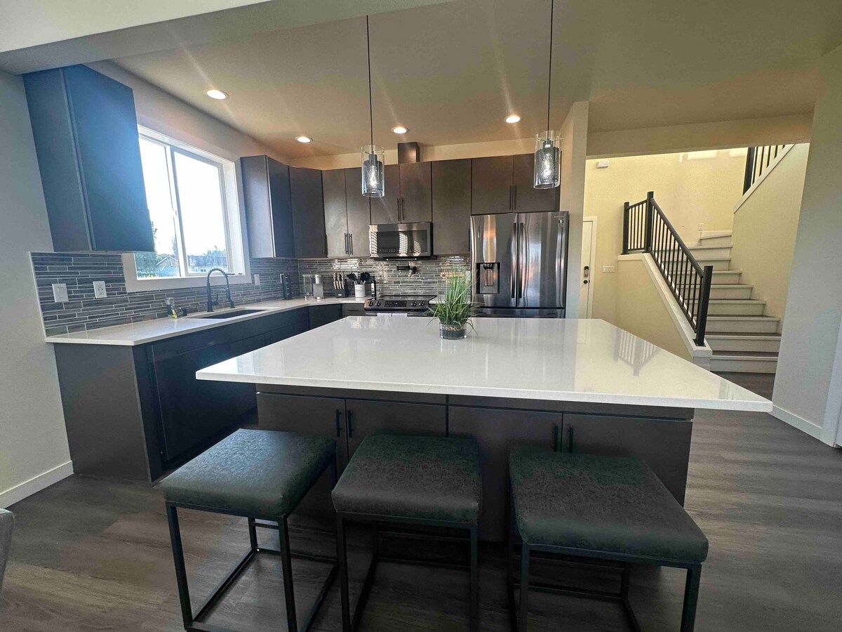 Modern Wine Country Estate - Image 4