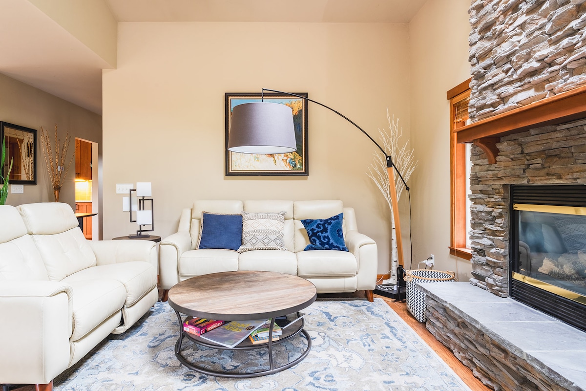 Poppyrosa Estate with Mountain Views - Image 5